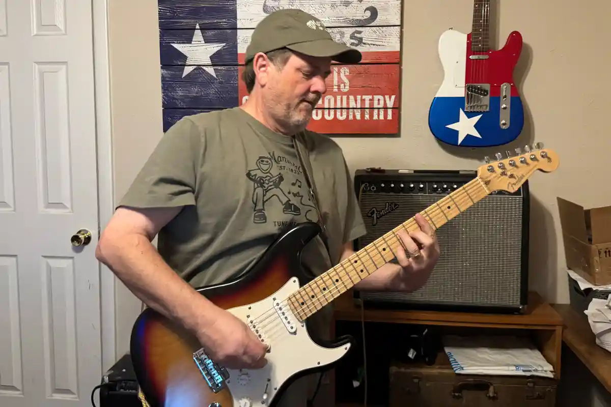 ChripyWood, the Guitar Player